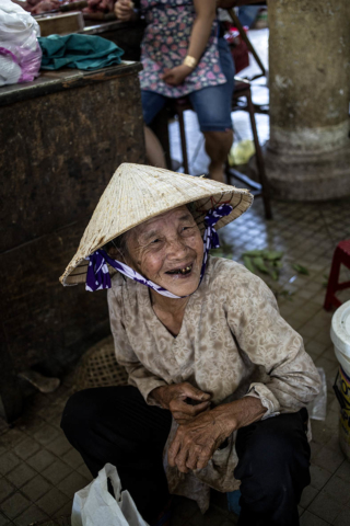 Market Old Lady Hoi An Vietnam