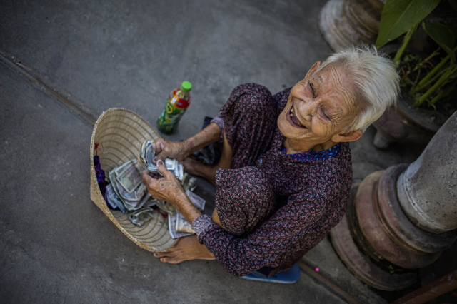 Old Lady Beggar Hoi An Ancient Town Vietnam